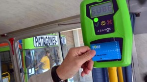 La Carga a Bordo de SUBE está disponible en Viedma: cómo funciona este servicio en los colectivos