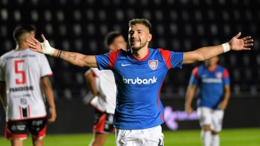 El paraguayo Iván Leguizamón marcó los dos goles del Ciclón.