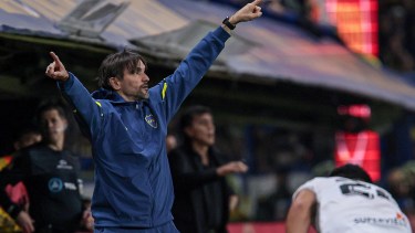 Diego Martínez ya prepara el cruce ante Almirante Brown por la Copa Argentina. Foto: FBaires.