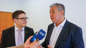 Becas en Neuquén: Shell se suma con el IAPG para financiar el plan de Figueroa