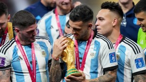 Video | Leandro Paredes le tiró un palito a Mbappé por sus dichos sobre el Mundial: «No puedo…»