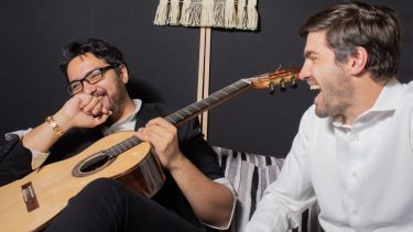 Roberto Menant y Juan Cruz López Valiente, 
el dúo que nació de una charla nocturna de bar.