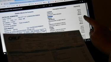 Las facturas de la región detallan quienes tienen subsidios pero muchos de sus titulares deberán inscribirse en el RASE para no perderlos. Foto Matias Subat