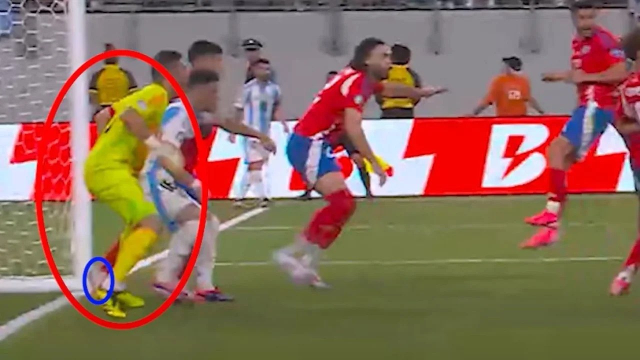 La jugada polémica en Argentina - Chile por la Copa América 2024.