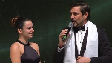 La particular propuesta de casamiento de Matías Alé a su novia de 22 años. 