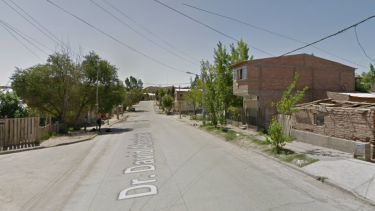 Vecinos agredieron a un conductor luego de protagonizar un choque en Neuquén. Foto: Captura Google Maps.