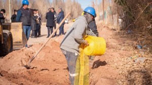 Tres empresas harán la red de gas domiciliario para dos barrios semirrurales en Cutral Co