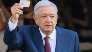 Elecciones presidenciales en México: López Obrador ya votó y envió «ánimo»