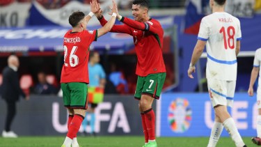 Cristiano Ronaldo consiguió un triunfo con Portugal ante República Checa en el debut de la Eurocopa.