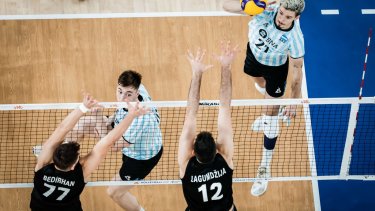 Argentina le ganó sin dificultades a Bulgaria y sueña con jugar el Final 8.