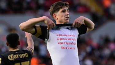 El volante ex Lanús es la nueva incorporación del Xeneize para el próximo semestre.