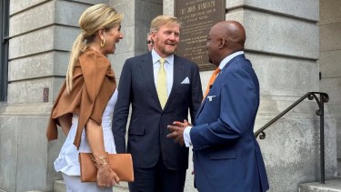 En su muñeca derecha, Máxima Zorreguieta lució un modelo exclusiva de la joyera Lisi Fracchia.-