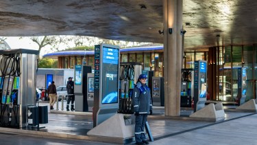 YPF abastecerá estaciones de servicio con energía renovable