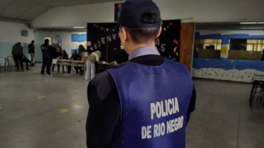 La Policía de Río Negro fue uno de los sectores donde se detectaron certificados irregulares. (Foto ilustrativa)