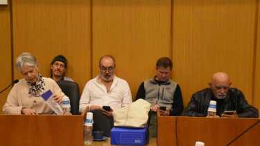 Tres de los condenados por la estafa al Ipross y los abogados Espeche y Vila. (Foto archivo: Juan Thomes)