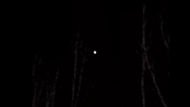 Video | ¿Los ovnis están en el norte de Neuquén? Vecinos volvieron a captar extrañas luces en el cielo