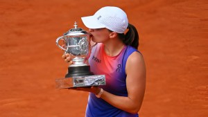 Swiatek arrasó con Paolini y ganó su tercer título consecutivo en el Abierto de Francia