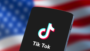 Por qué un multimillonario de Estados Unidos quiere quedarse con TikTok