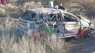 El auto de Baracich volcó y atropelló a una familia. Murió una mujer y su hijo está grave. (Gentileza)