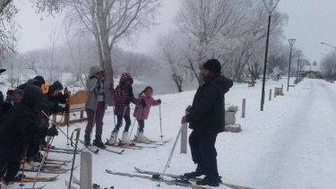 El club funciona desde hace seis años en Junín de los Andes. Foto: facebook Esquiadores de Costanera.
