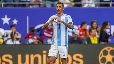 Argentina le gana a Ecuador con gol de Ángel Di María.
