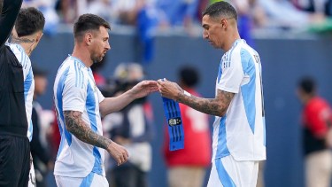Ángel Di María se metió en un podio junto a Messi y Maradona. 