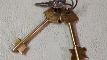 Nueva modalidad de robo en Neuquén: simulan perder llaves para engañar. Foto: gentileza La Opinión Seminario. 