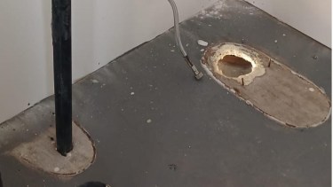 Desmantelaron íntegramente el baño de la casilla educativa que fue inaugurada la semana pasada. 