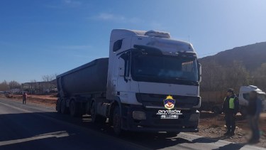 Manejaba un  Mercedes-Benz Actros 2041 con semirremolque. Foto: Gentileza policía de Neuquén. 