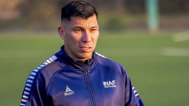 Gary Medel viajó a Chile en las últimas horas.