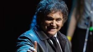 Fase 2: Javier Milei anunció la «ley de hojarascas» de la mano de Federico Sturzenegger