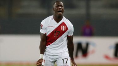 Luis Advíncula volverá a Boca tras la eliminación de Perú en la Copa América.