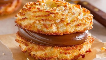 Alfajores de coco y dulce de leche para el momento goloso