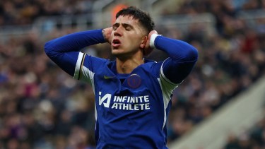 Enzo Fernández había pedido disculpas por sus expresiones, y ahora se unió a la pretemporada del equipo inglés en Estados Unidos.