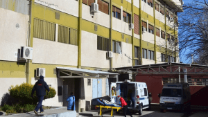 Hospital «VIP» en Regina: denuncian que un médico utilizó el quirófano para una cirugía estética