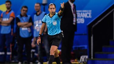 Edina Alves, será una de las árbitras principales en la Copa América. 