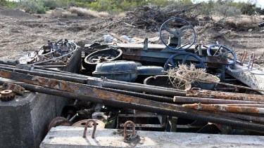 Parte del viejo mecanismo será reutilizado en otras dársenas. Foto: Marcelo Ochoa.