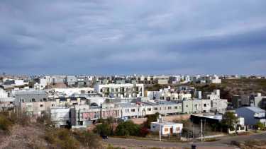 En Terrazas de Neuquén muchos complejos ya con sus nuevos dueños, tienen más de 4 años sin pagar retributivos (foto Matías Subat)