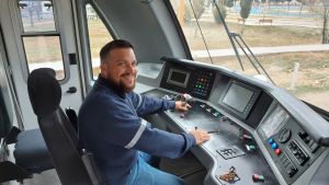 Emiliano, el maquinista del Tren del Valle en Neuquén: «No es como cualquier trabajo, te terminás apasionando»
