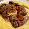 Imagen de Si hace frío... sale osobuco al vino tinto con polenta cremosa para entrar en calor