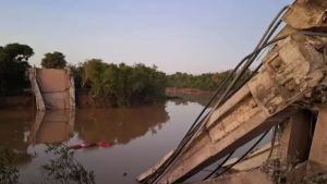 Conmoción en Bolivia: ocho personas muertas y desaparecidos tras el derrumbe de un puente