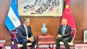 Rolando Figueroa tienta a China para que financie obras en Neuquén: arman una reunión con empresarios