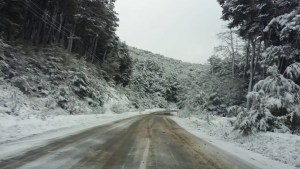 Cortan la Ruta 40 a partir de las 20 de este jueves en el tramo Siete Lagos por el temporal de nieve