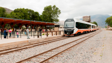 El Tren Solar suma una nueva parada entre viñedos y paisajes de la Quebrada