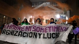 3J Ni Una Menos: Viedma se vistió de negro, como símbolo de luto contra las políticas de Milei