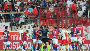 El último clásico entre el Santo y el Globo terminó igualado en un tanto. Archivo