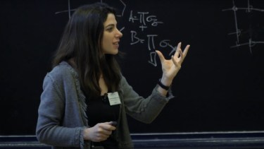 La física Lucila Peralta Gavenskyfue distinguida por la Academia Real de Ciencias, Letras y Bellas Artes de Bélgica. Foto: gentileza