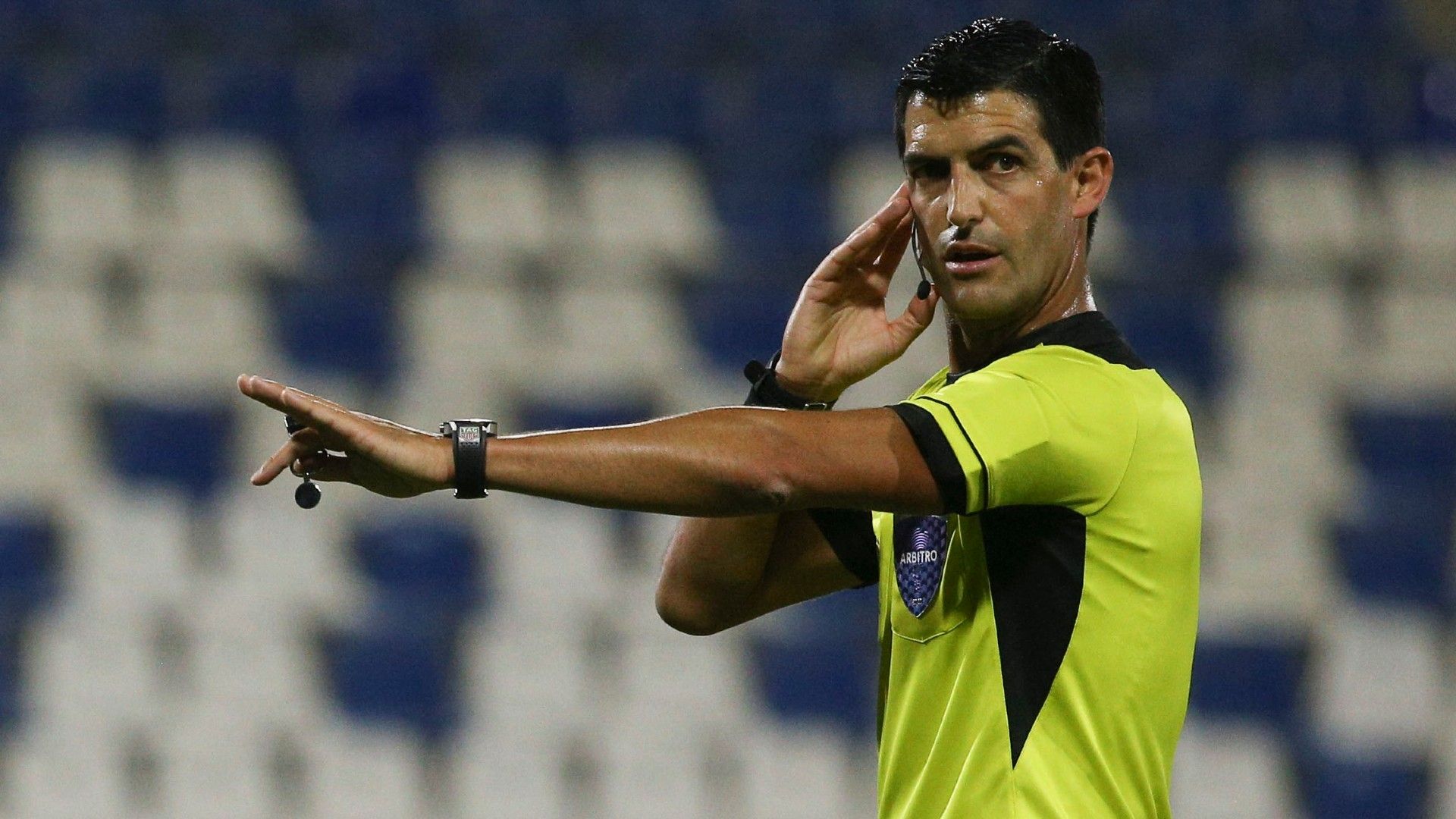 Leodán González estará a cargo del VAR en el encuentro entre Argentina - Ecuador.