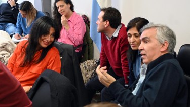 El legislador Facundo López destacó la distribución del bono por la prórroga de contratos petroleros pero consideró que las regalías es otra discusión. Foto: Marcelo Ochoa