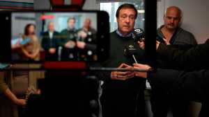 Weretilneck admitió que hay riesgo de que no empiecen las clases y evalúa una corrección